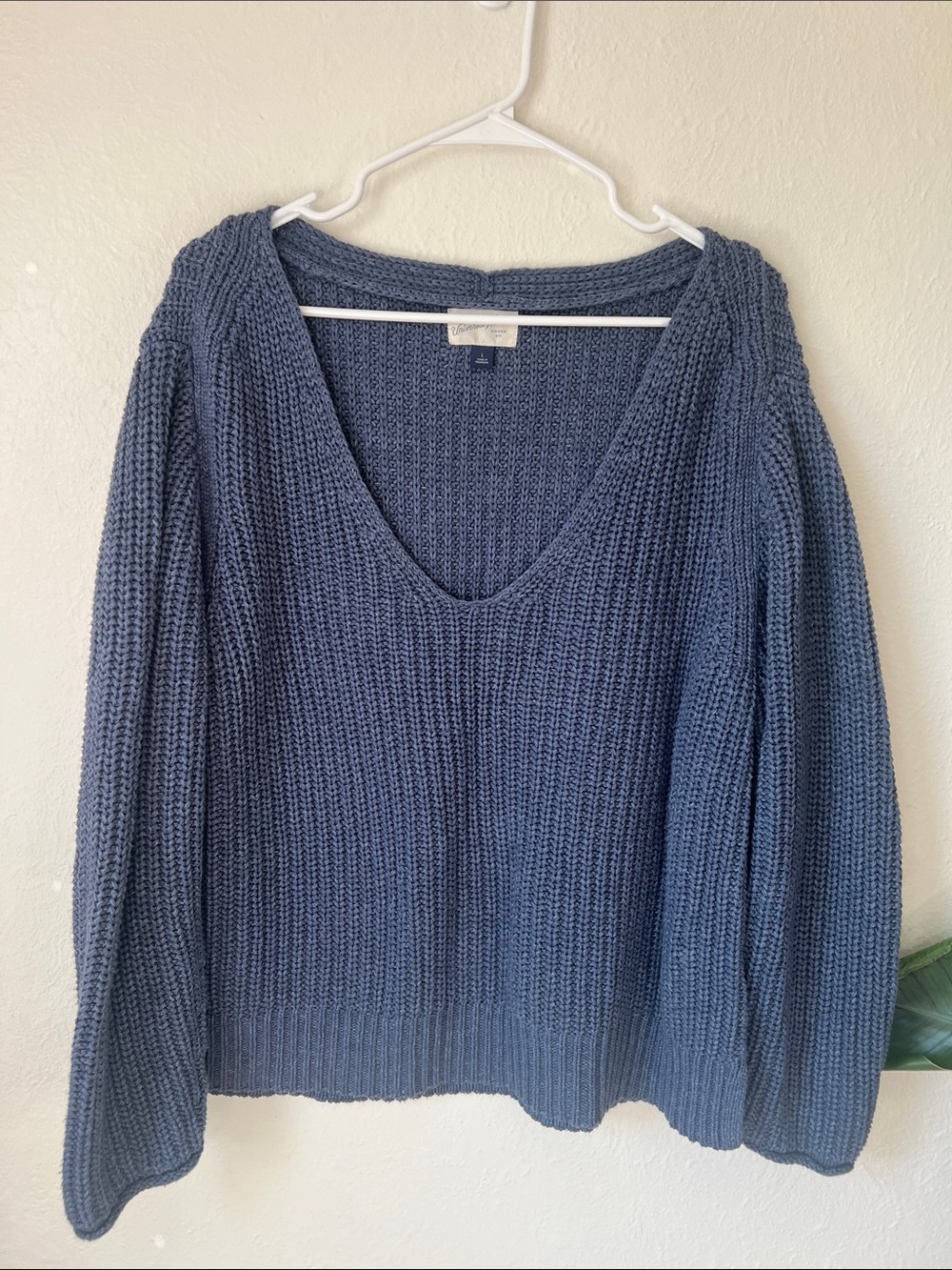 V-Neck Chunky Knit Sweater - Blue minimalist Normcore Cabin cozy boho coastal